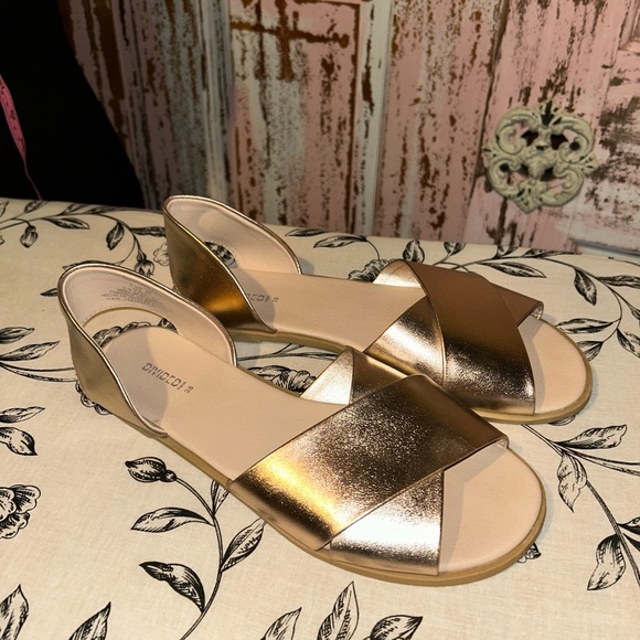 Gold Sandals - Picture 4 of 6